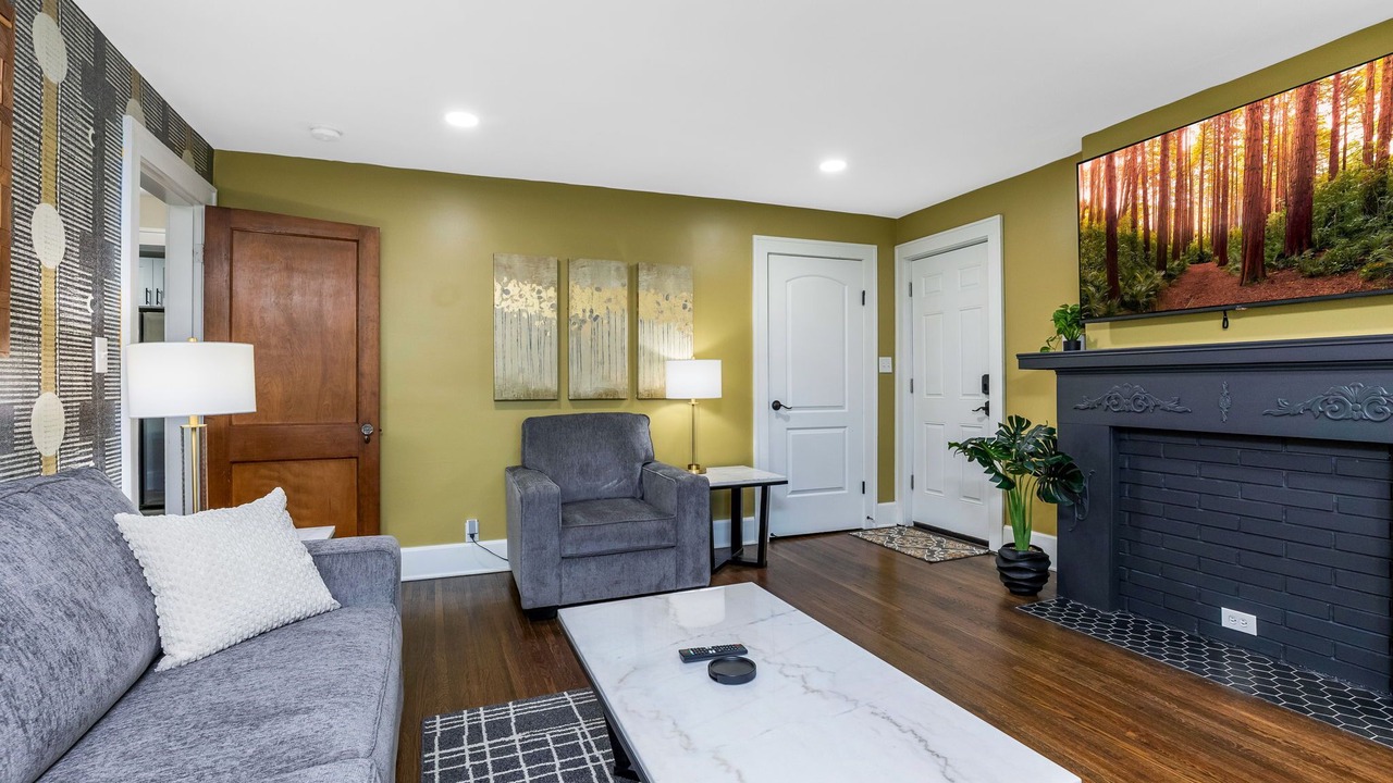 Photo of Livingroom in Central Clintonville