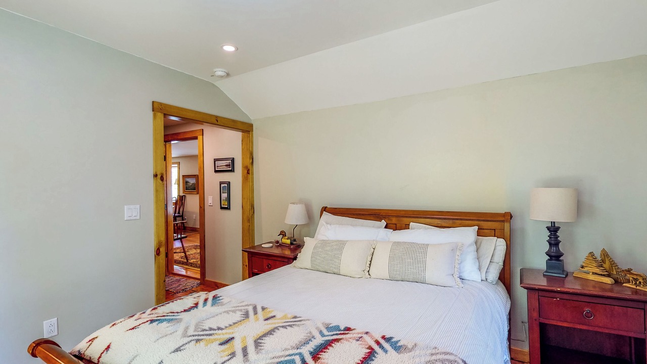 Photo of Bedroom in Roxbury