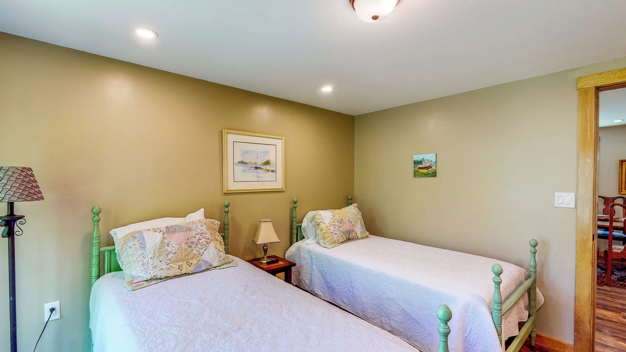 Photo of Bedroom in Roxbury