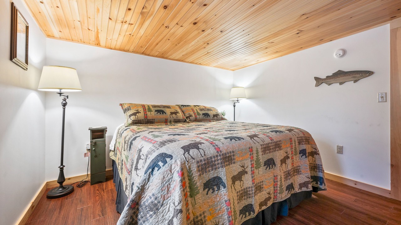 Photo of Bedroom in Magalloway Plantation