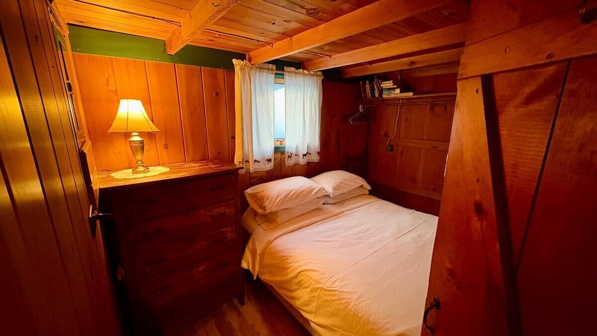 Photo of Bedroom in Rockwood