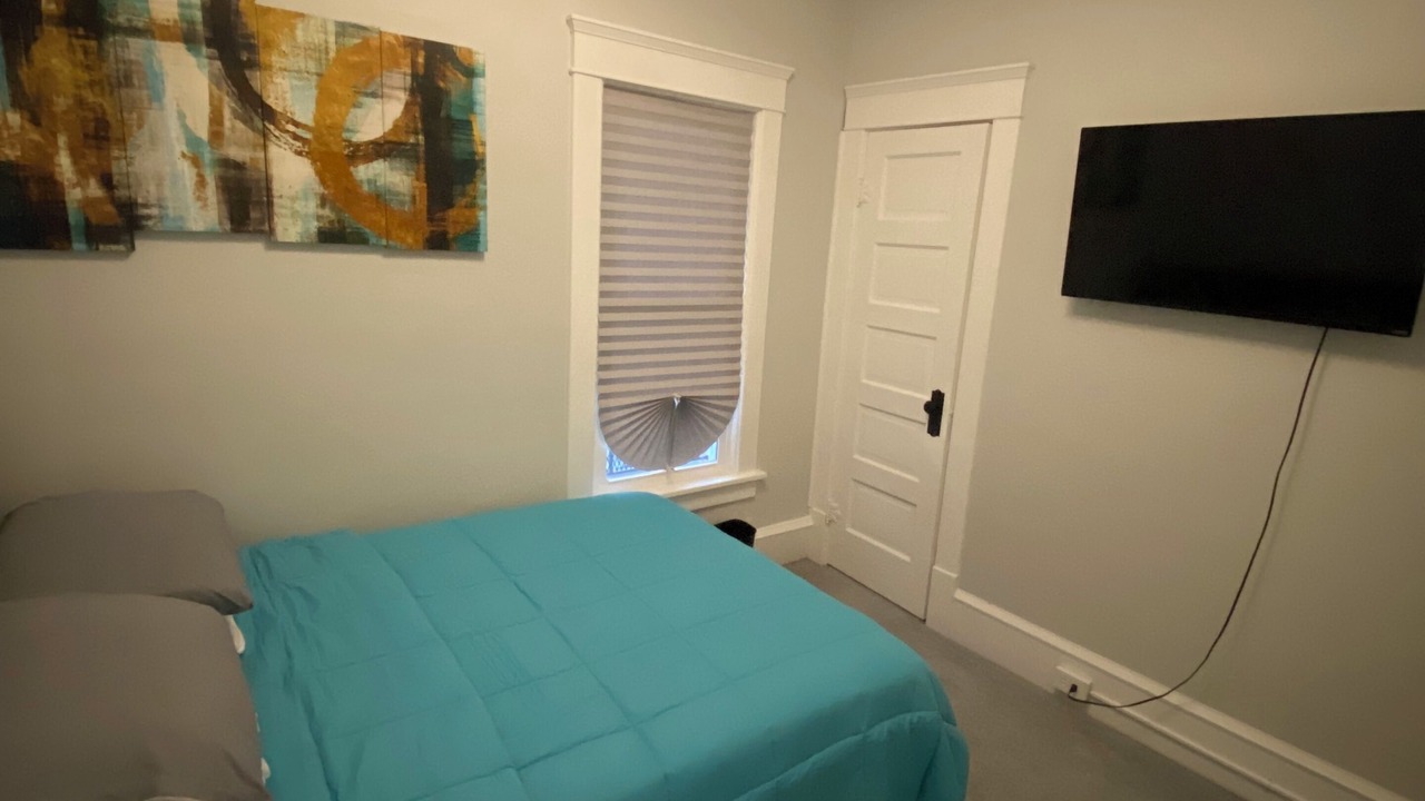Photo of Bedroom in Akron