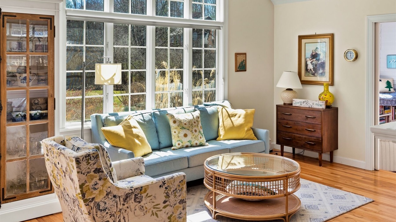Photo of Livingroom in Yarmouth