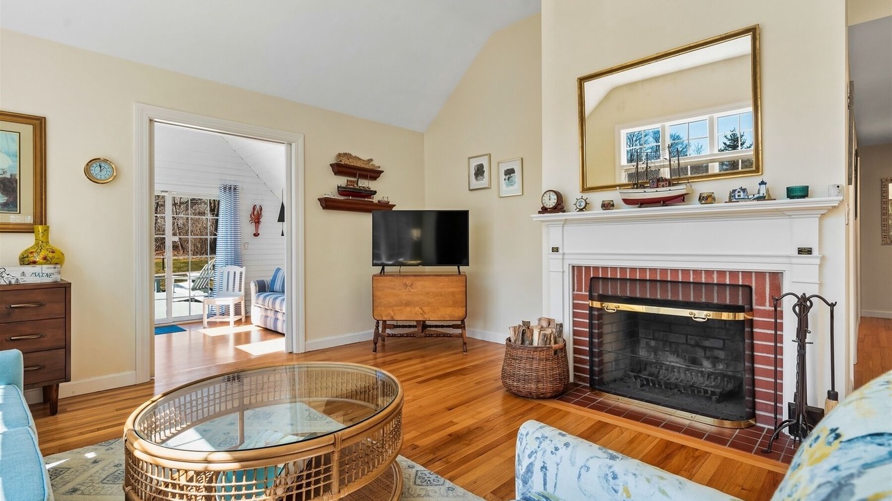 Photo of Livingroom in Yarmouth