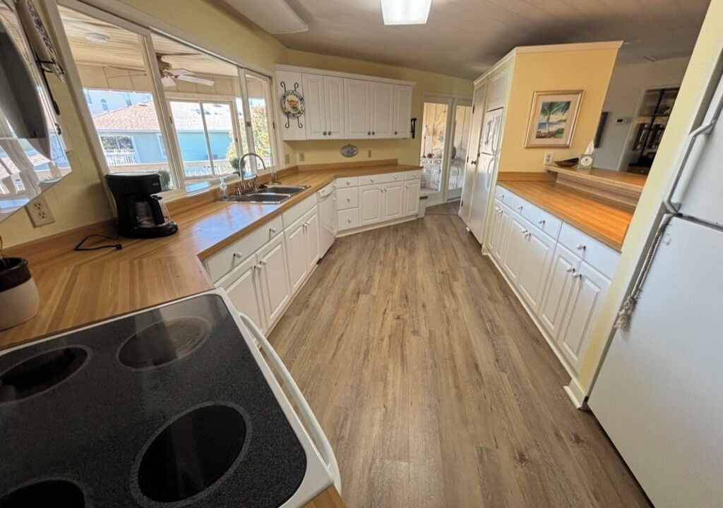 Photo of Kitchen in Inlet Harbour