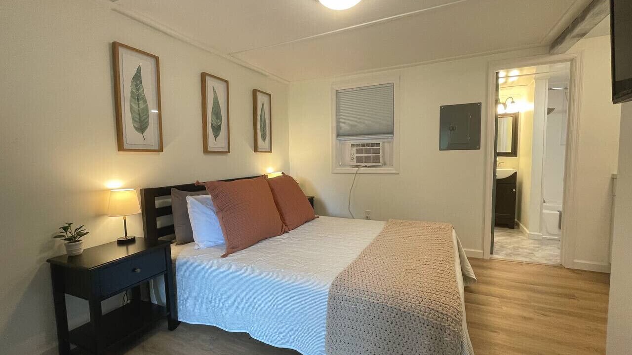 Photo of Bedroom in Round Lake