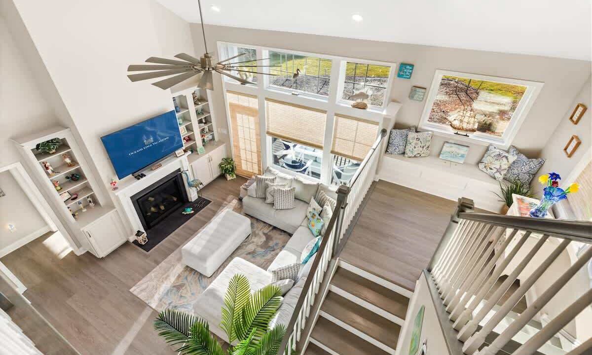 Photo of Livingroom in Bayside