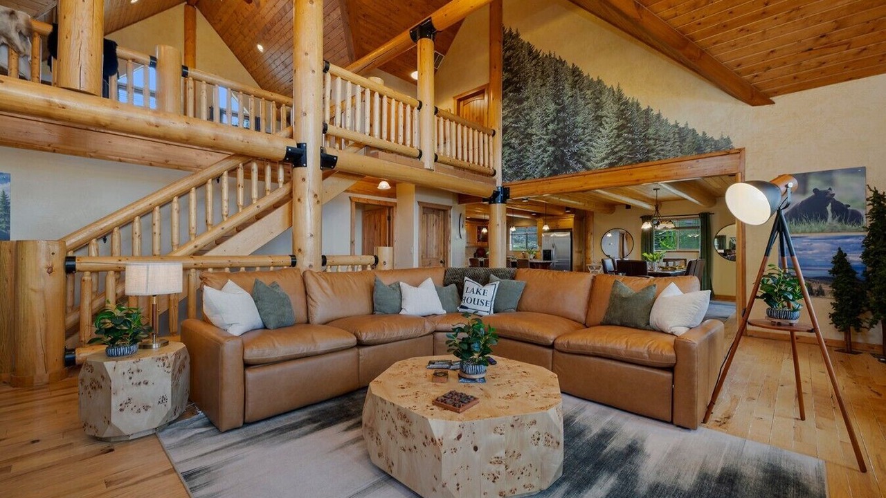 Photo of Livingroom in Cherimoya Hill