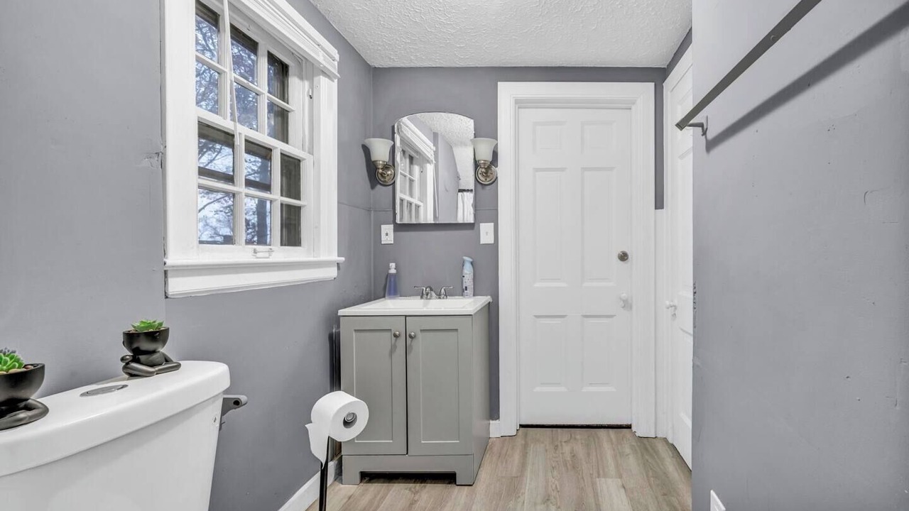 Photo of Bathroom in Highland Square