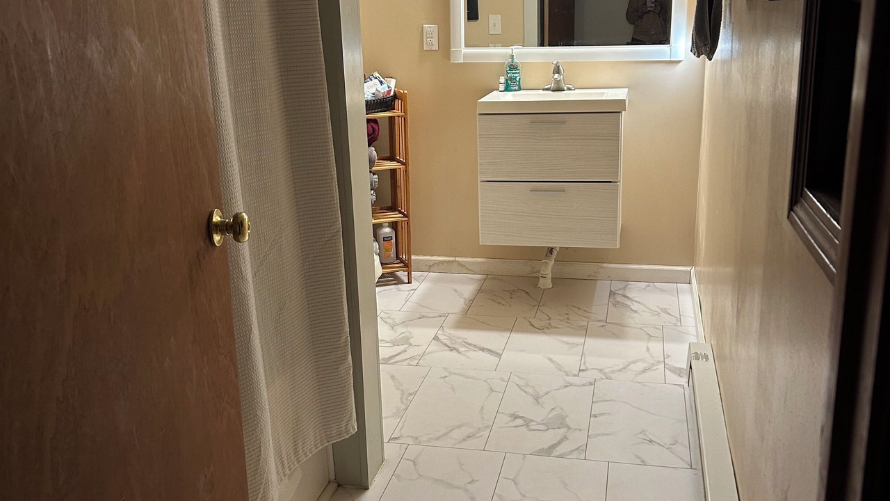 Photo of Bathroom in Warren