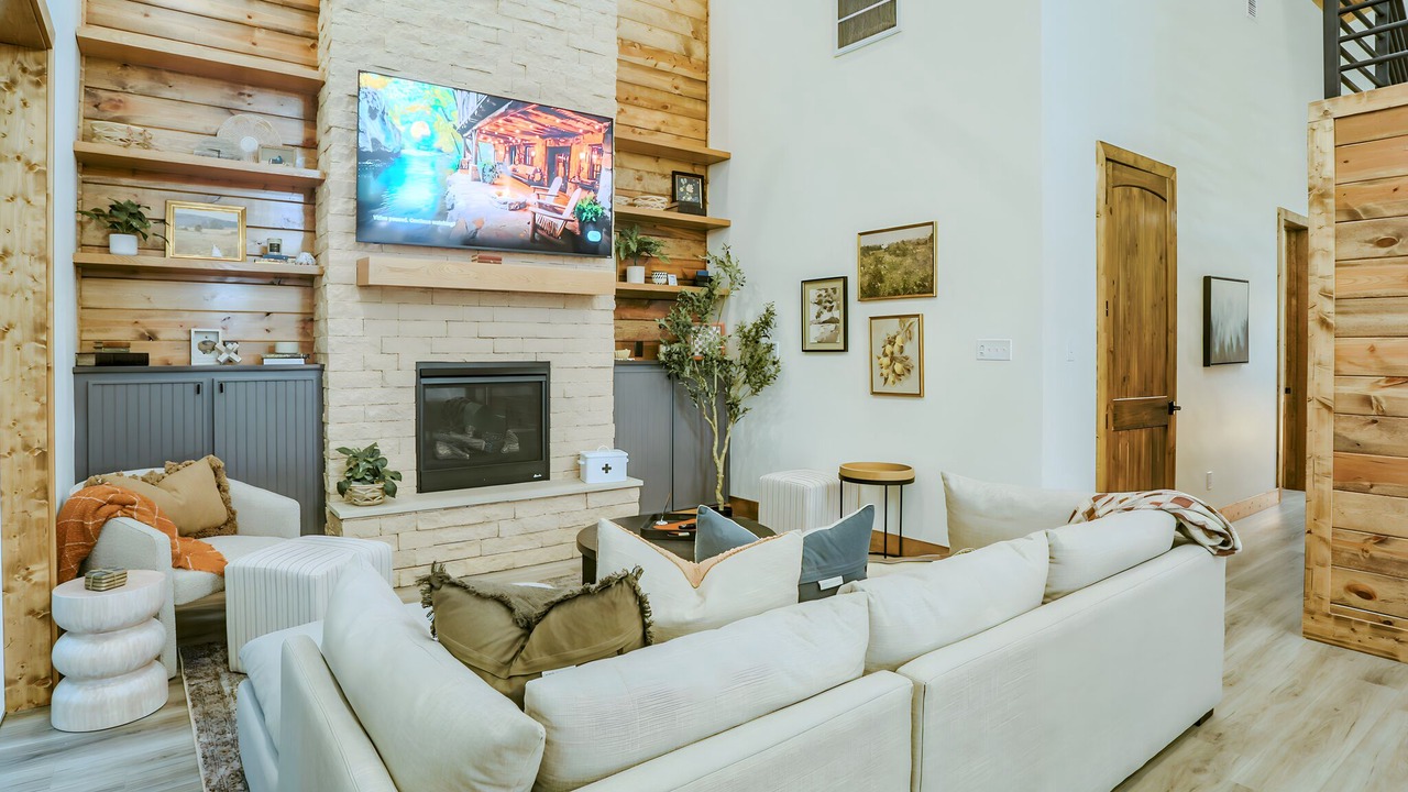 Photo of Livingroom in Broken Bow