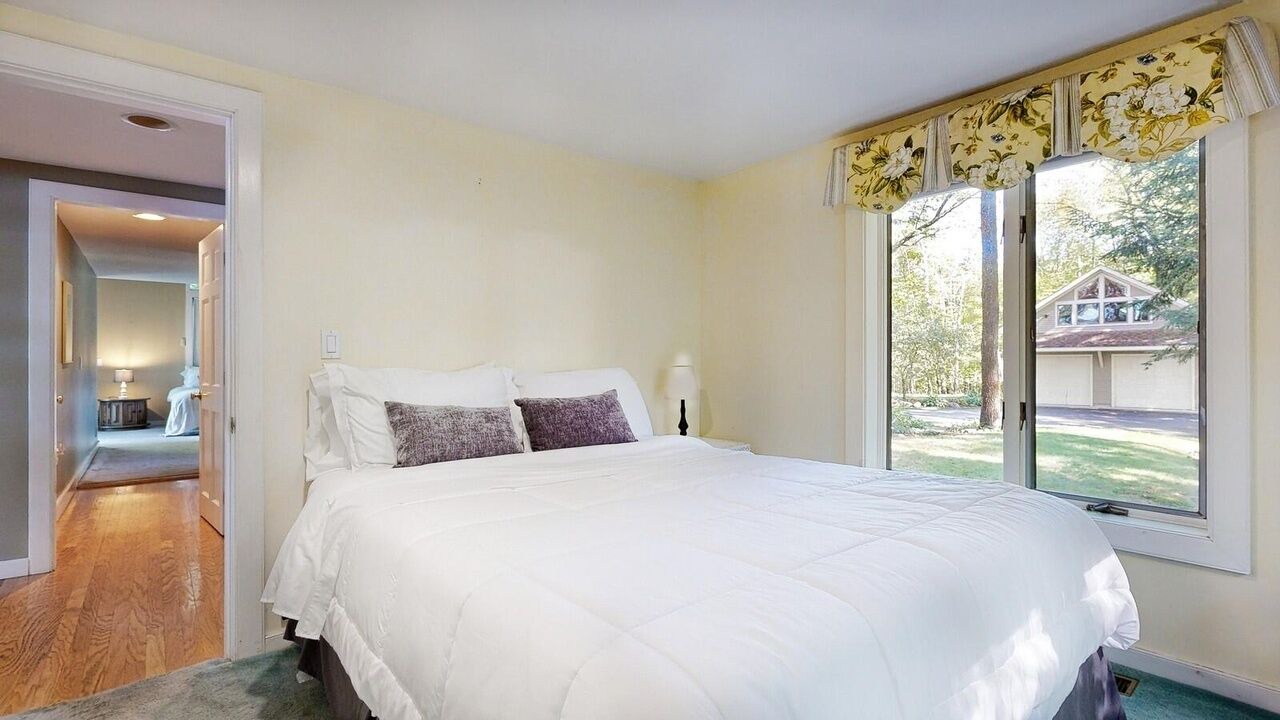 Photo of Bedroom in Center Lovell