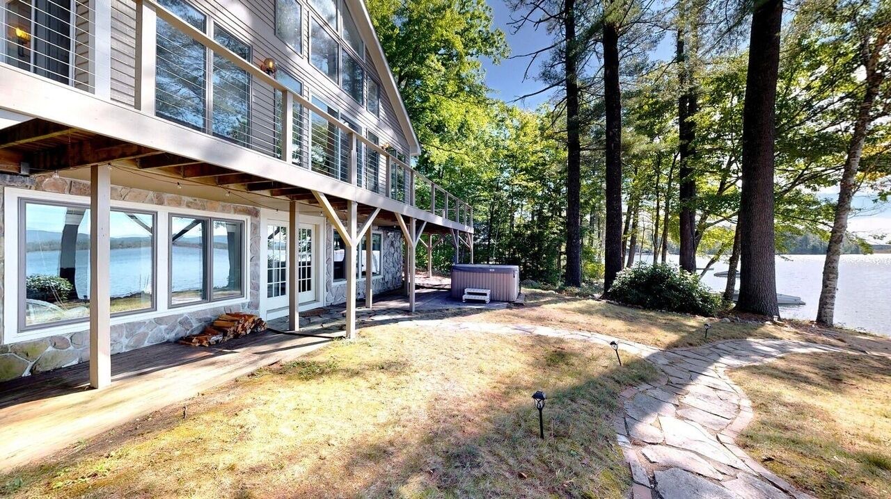 Photo of Patio Balcony in Center Lovell