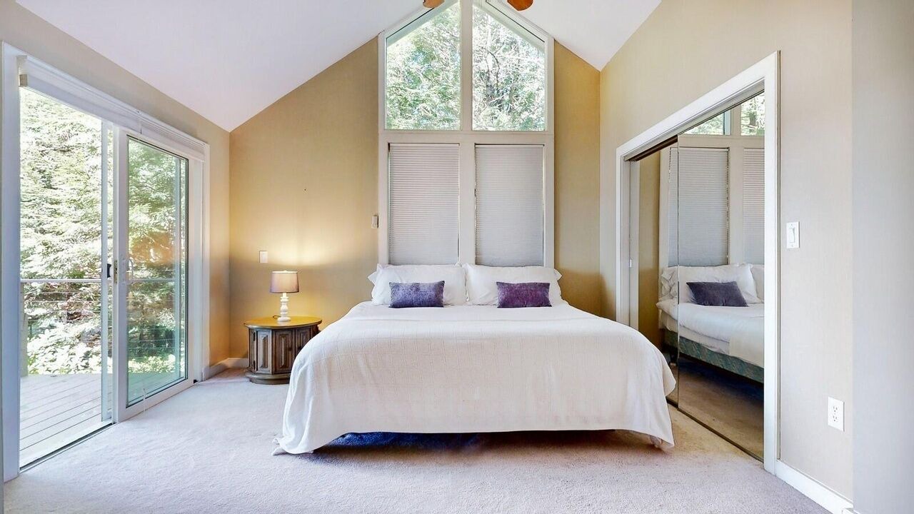 Photo of Bedroom in Center Lovell