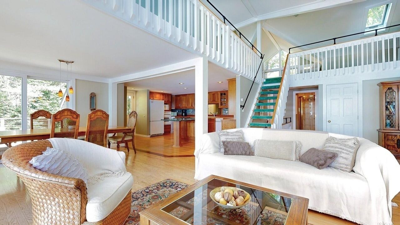 Photo of Livingroom in Center Lovell