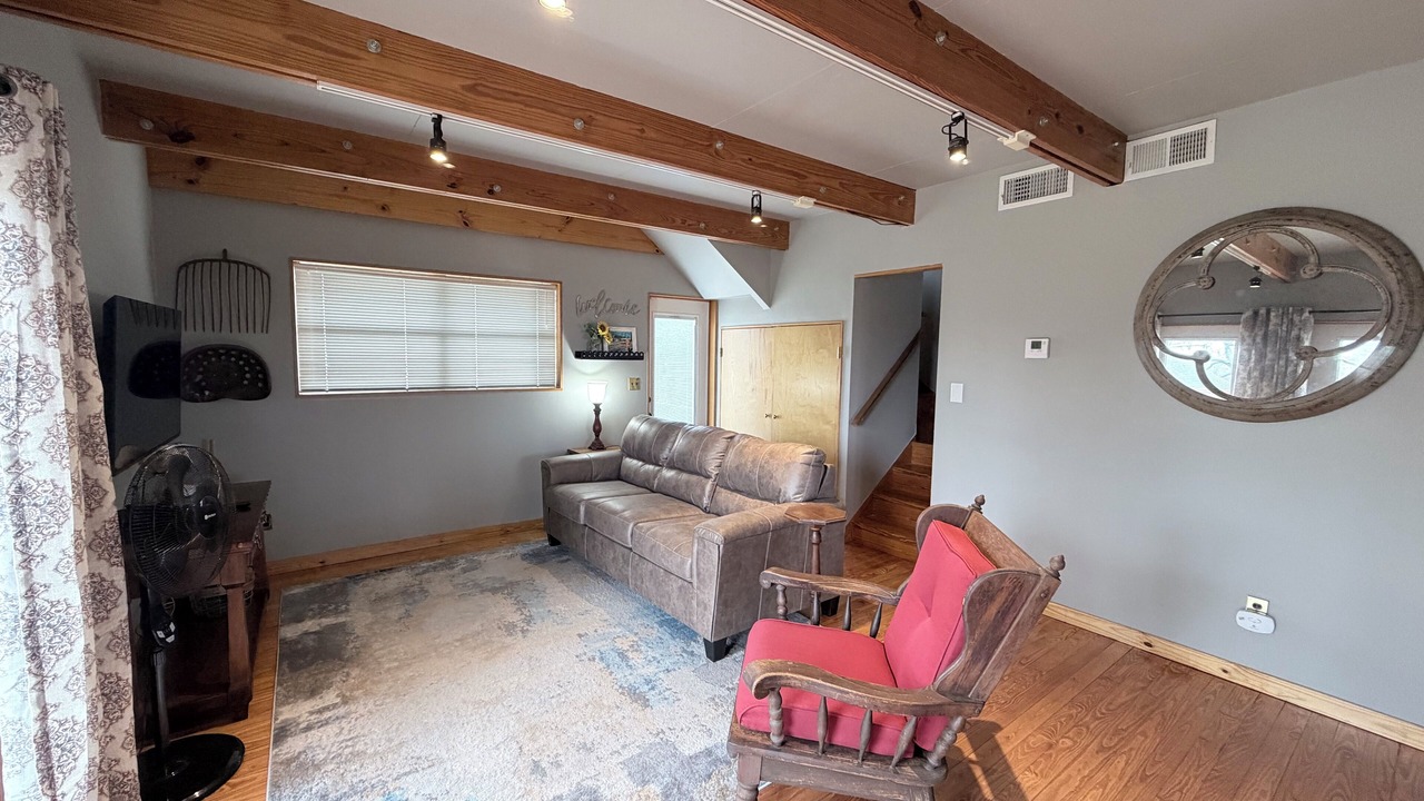 Photo of Livingroom in Van Buren