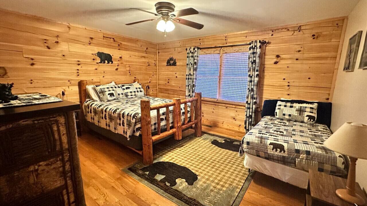 Photo of Bedroom in Dahlonega