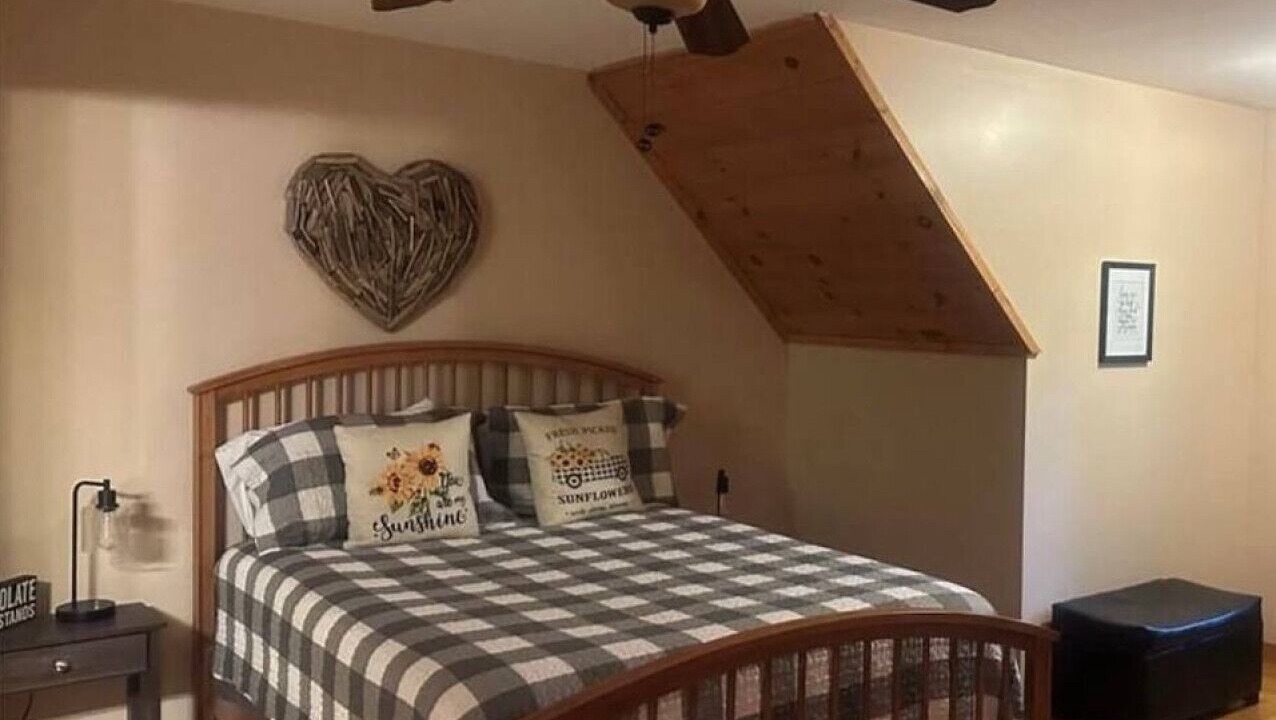 Photo of Bedroom in Dahlonega