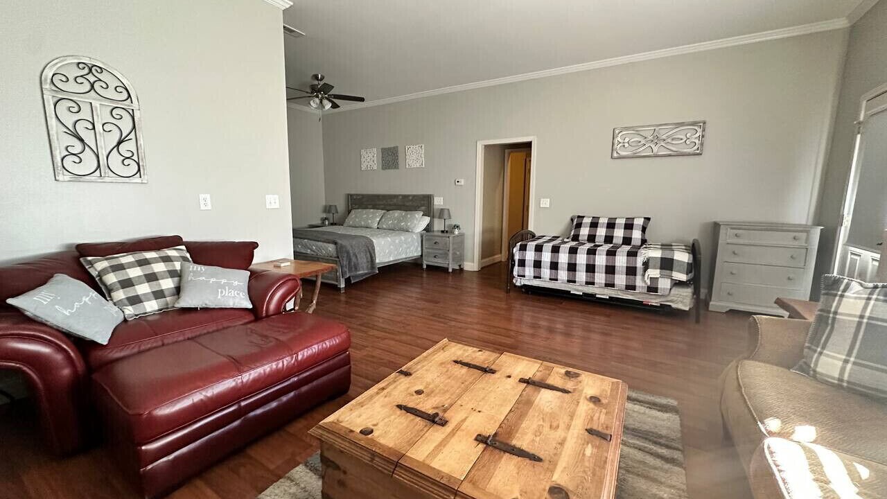 Photo of Livingroom in Dahlonega