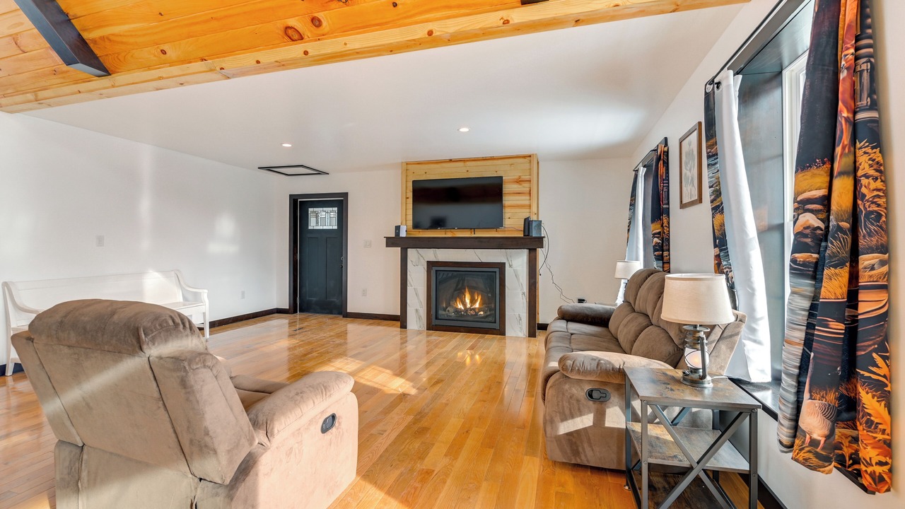 Photo of Livingroom in Gloversville