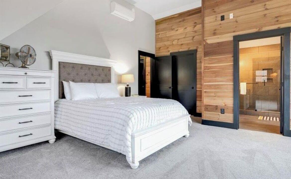 Photo of Bedroom in Bethel