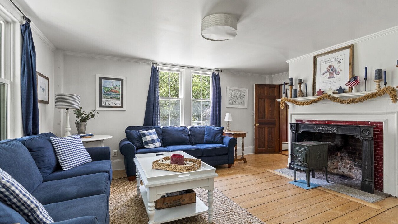 Photo of Livingroom in Edgecomb