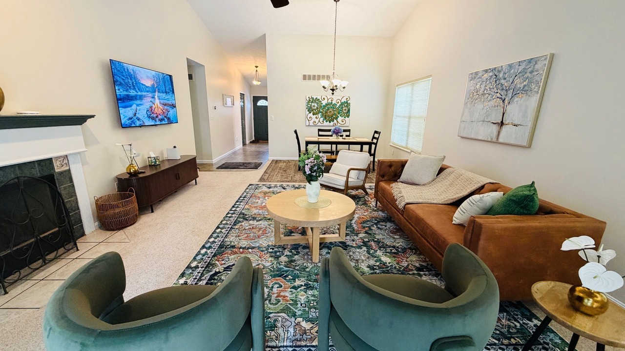 Photo of Livingroom in Cuyahoga Falls