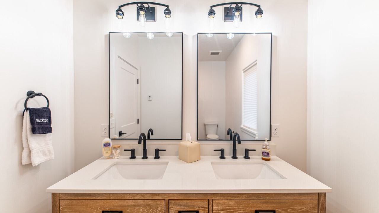 Photo of Bathroom in Diamond Ridge