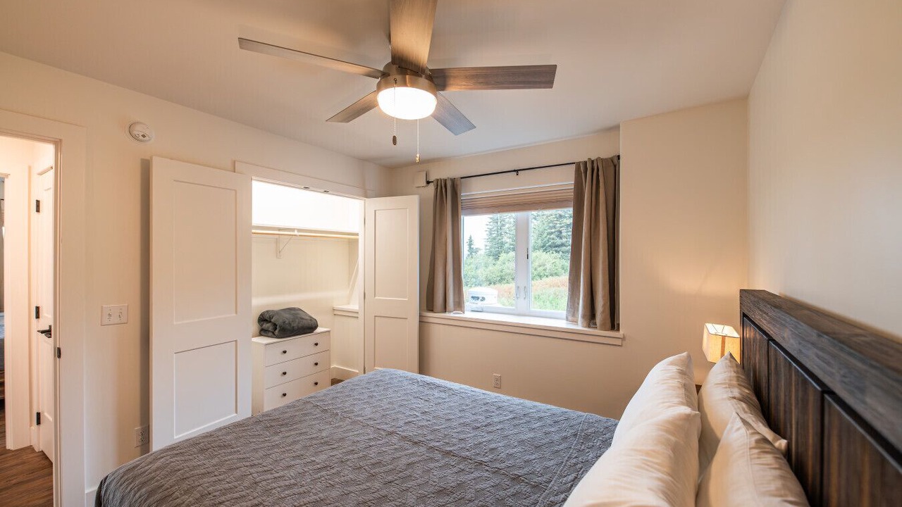 Photo of Bedroom in Diamond Ridge