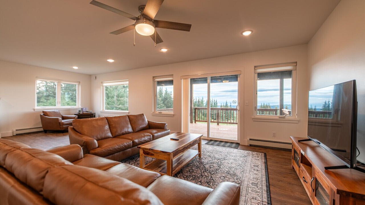 Photo of Livingroom in Diamond Ridge