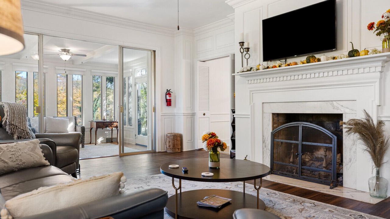 Photo of Livingroom in Clayton