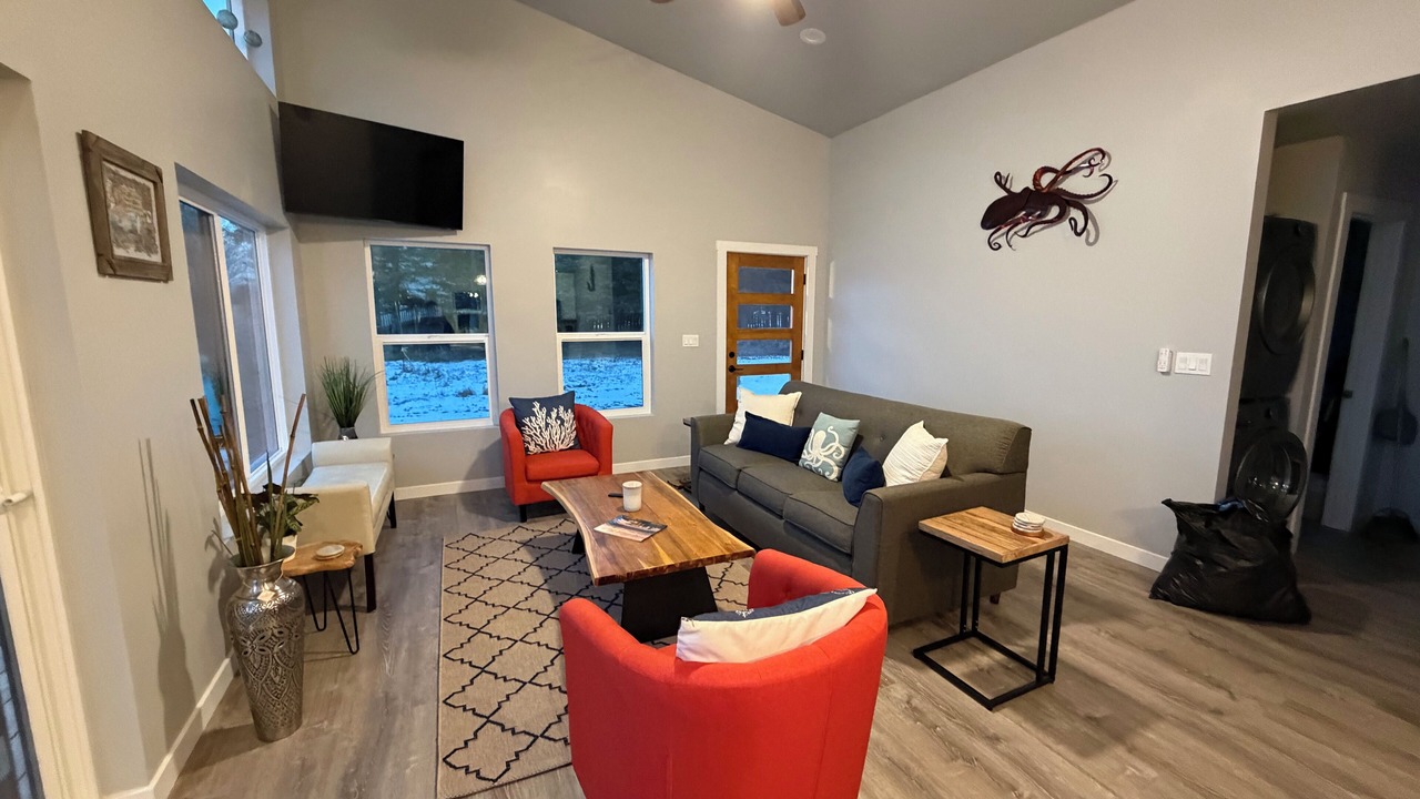 Photo of Livingroom in Homer