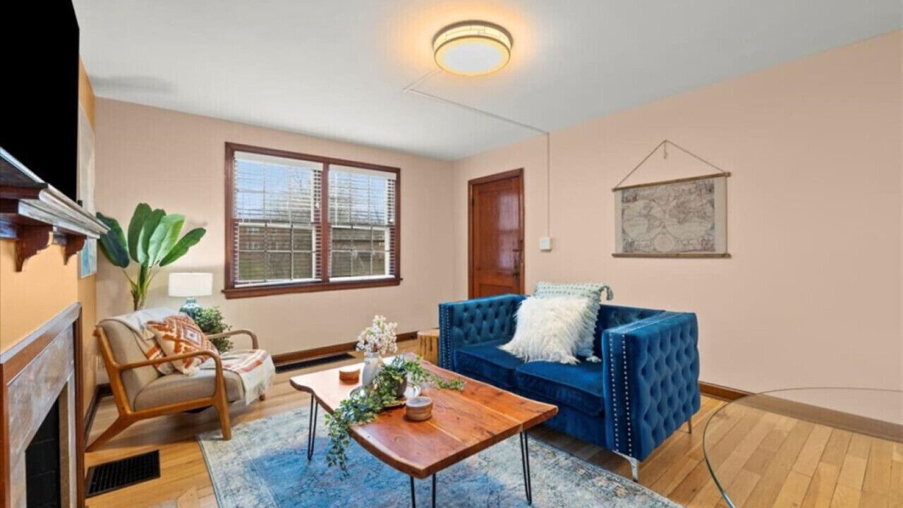Photo of Livingroom in Clintonville