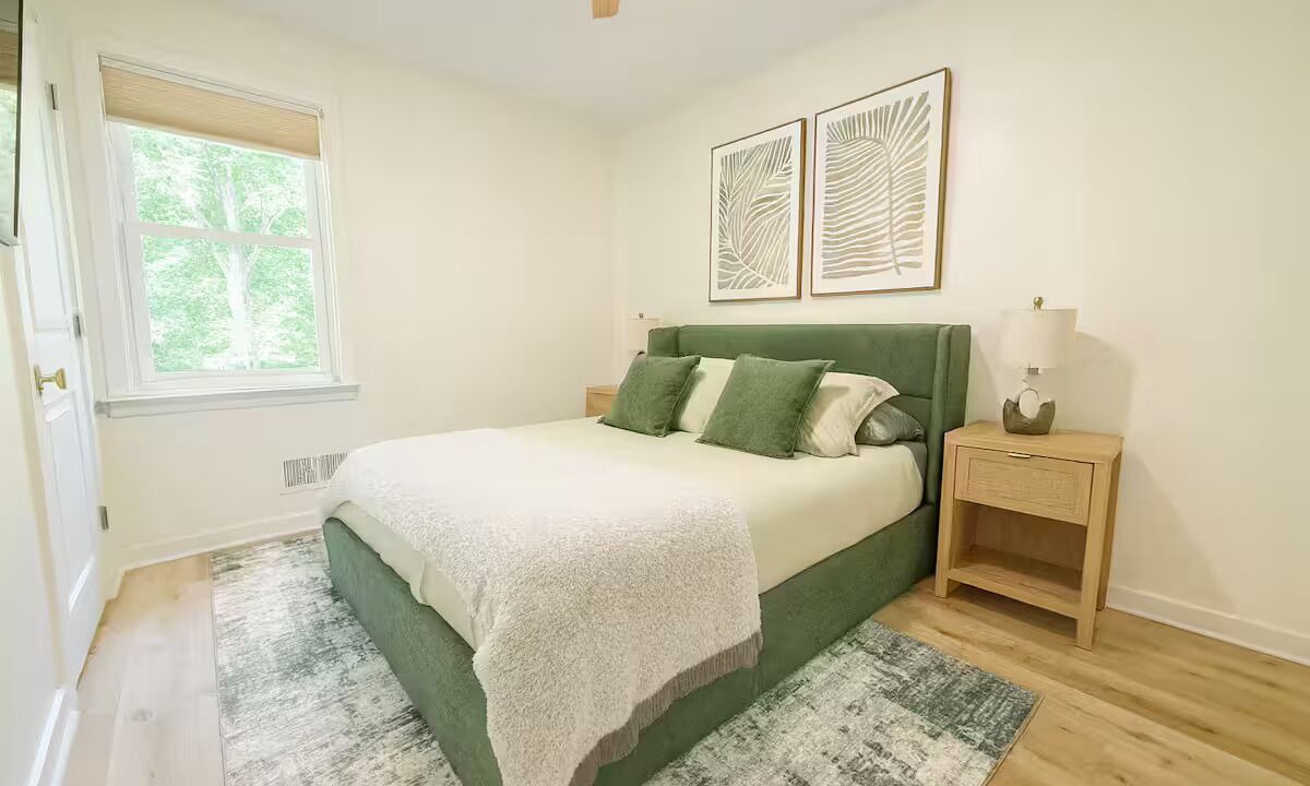 Photo of Bedroom in East Allegheny