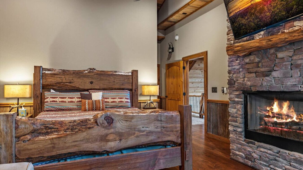 Photo of Bedroom in Raccoon Ridge