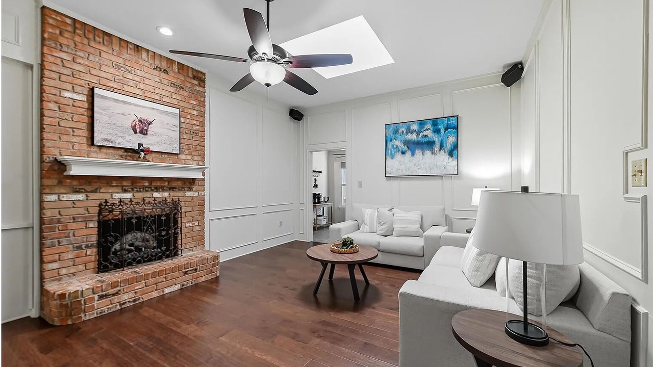 Photo of Livingroom in North Arlington