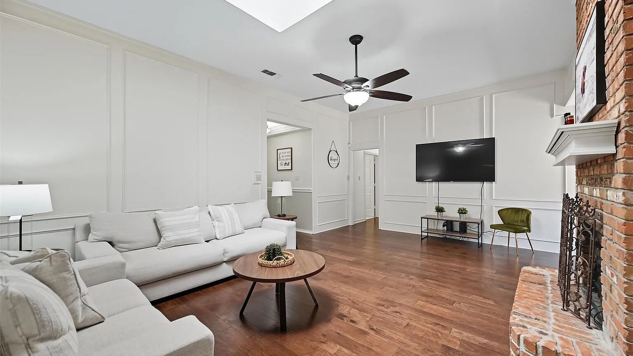 Photo of Livingroom in North Arlington