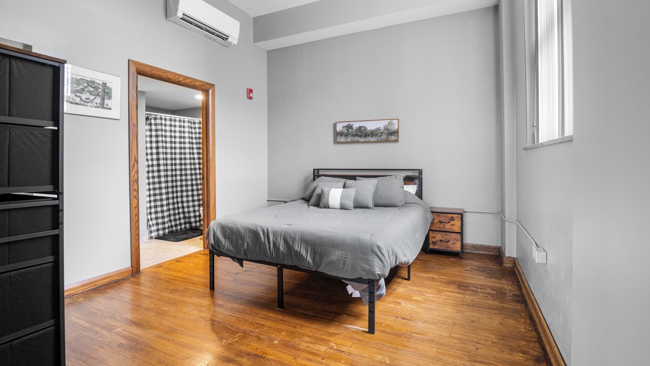 Photo of Bedroom in Newark