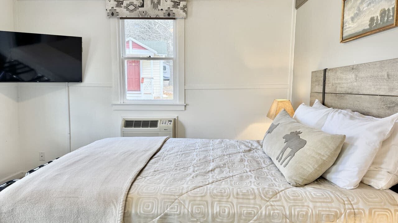 Photo of Bedroom in Hulls Cove