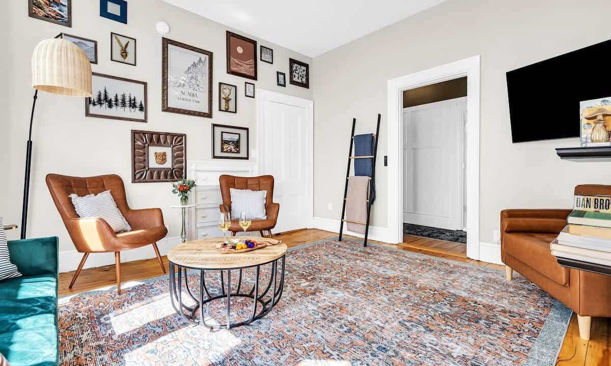Photo of Livingroom in Oakdale