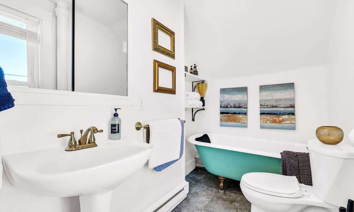 Photo of Bathroom in Oakdale
