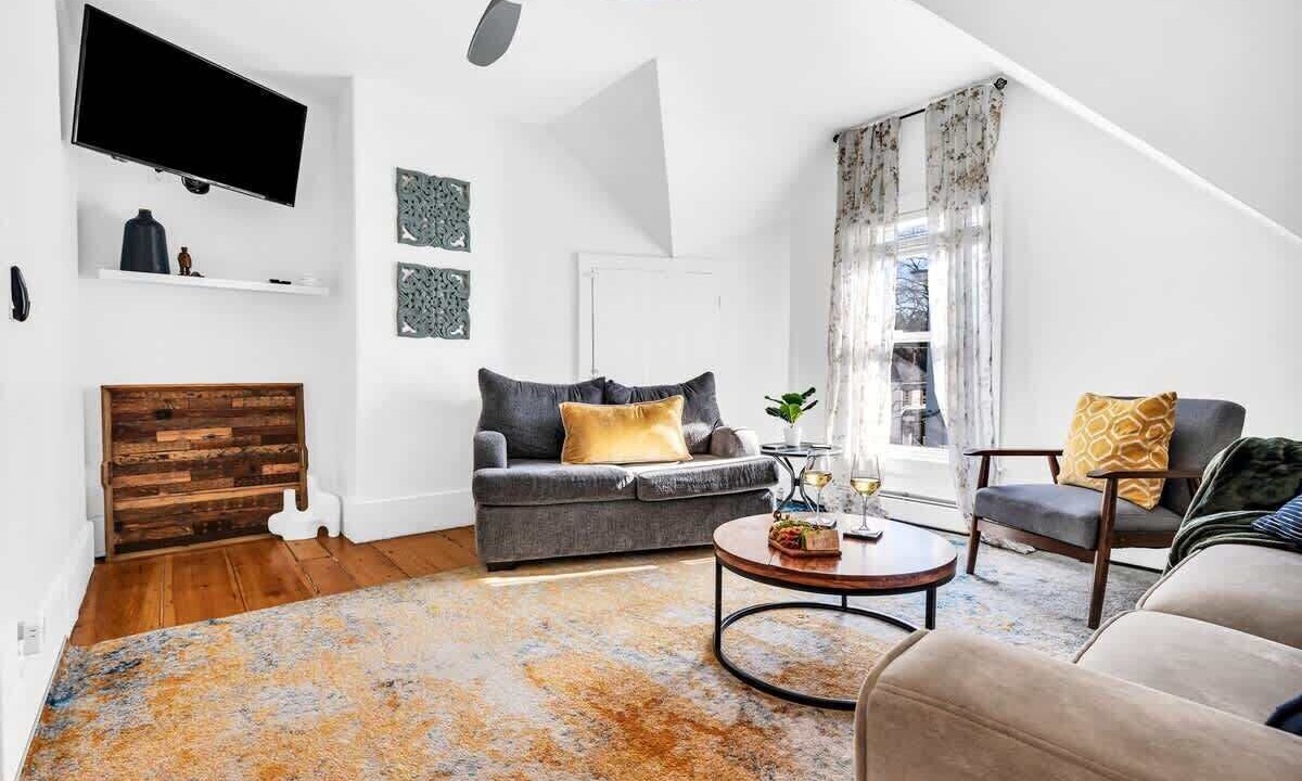 Photo of Livingroom in Oakdale
