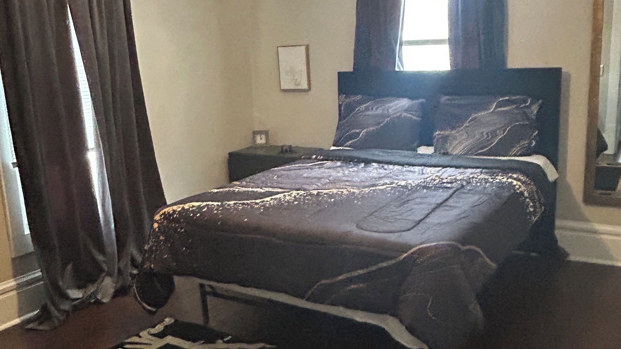 Photo of Bedroom in Highland Square