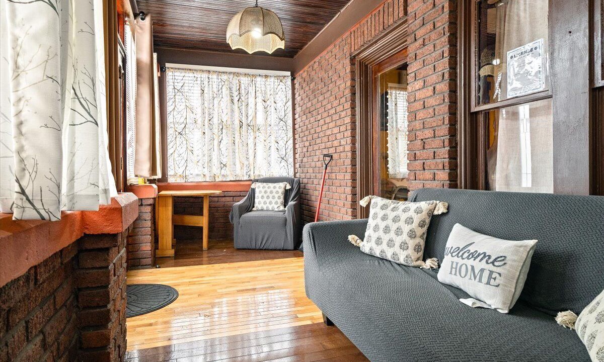 Photo of Livingroom in Erie
