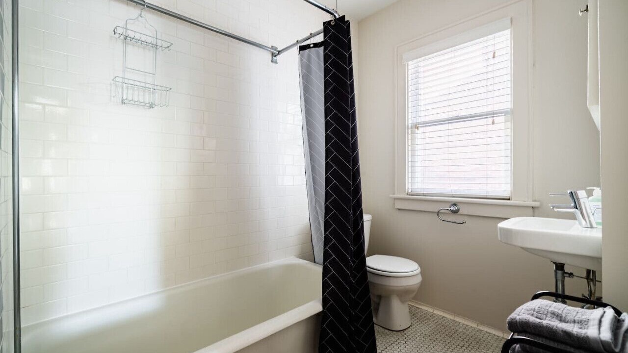 Photo of Bathroom in Short North