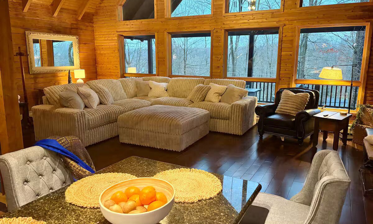 Photo of Livingroom in Treasure Lake