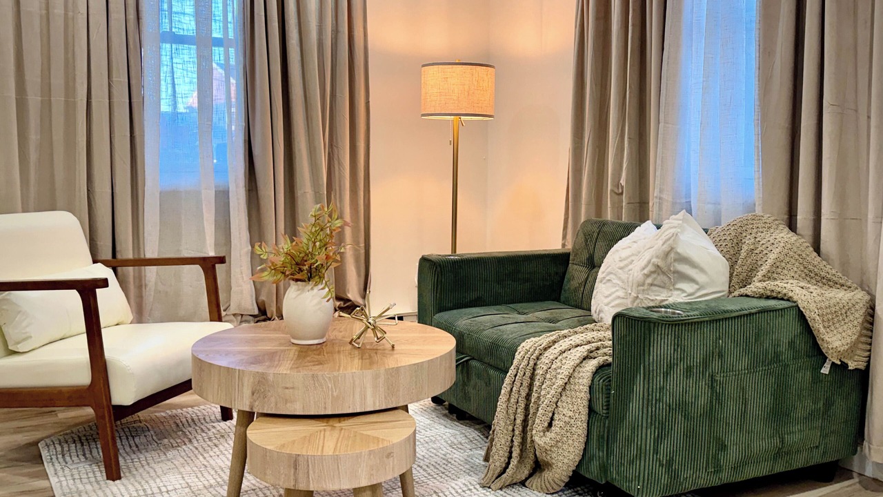 Photo of Livingroom in Utica