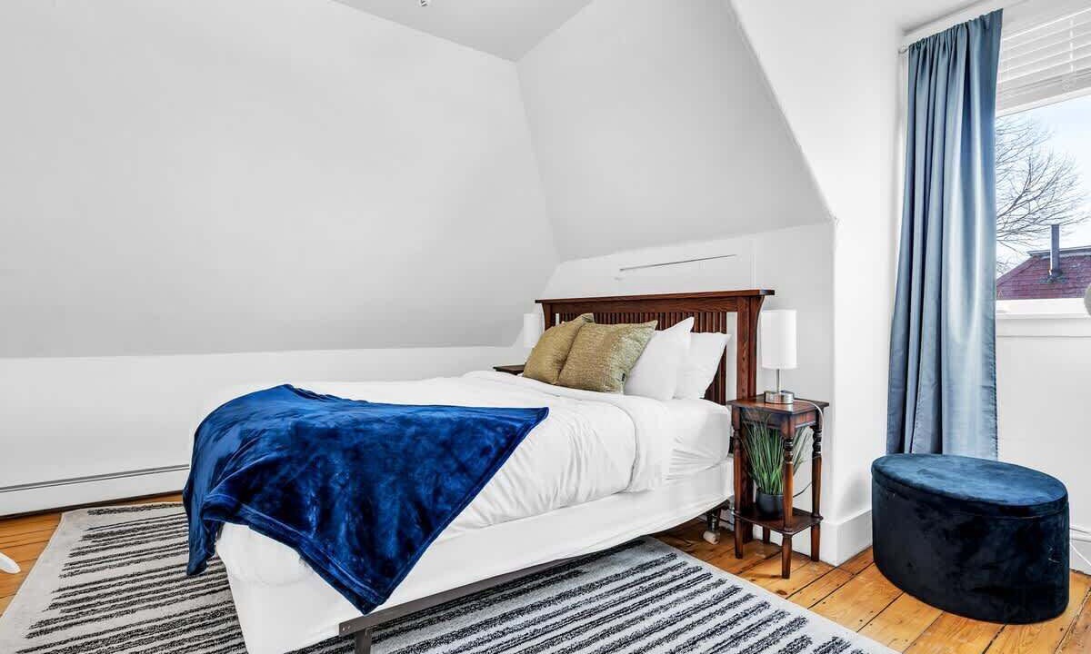 Photo of Bedroom in Oakdale