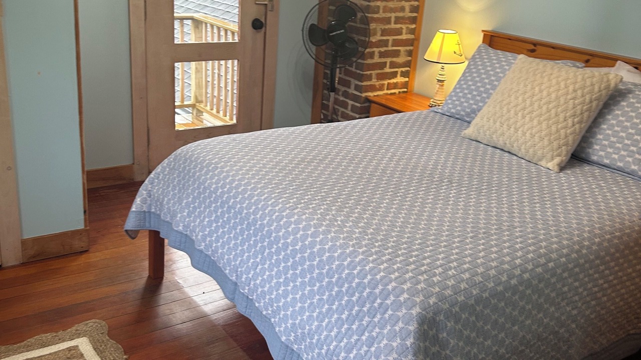 Photo of Bedroom in Brooksville