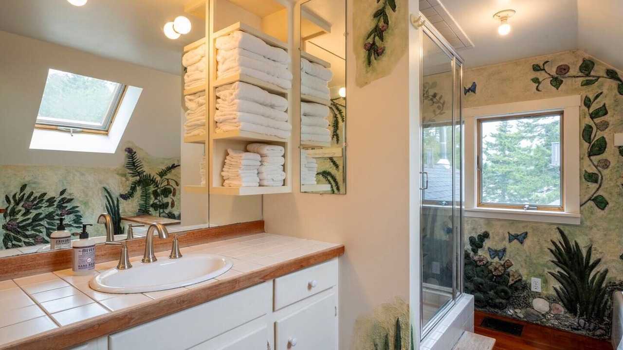 Photo of Bathroom in Brooksville
